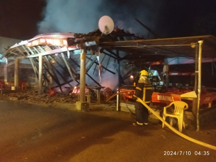 Incendio em bar no municipio de Aguas Mornas, nesta madrugada (10)